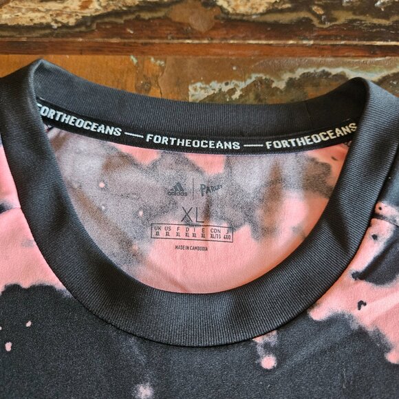 Adidas Juventus Pink/Black Splash Graphic Jersey — XL Men’s - Picture 4 of 4